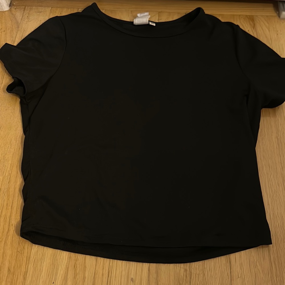 cropped black tee